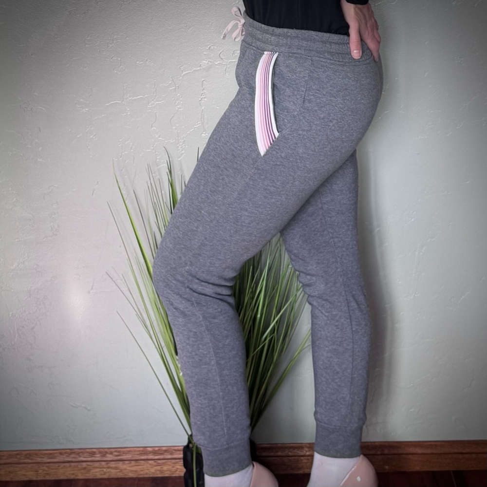 Brooklyn Cloth Gray Women’s Joggers Sweatpants with Pink Accent Pockets - Picture 2 of 7